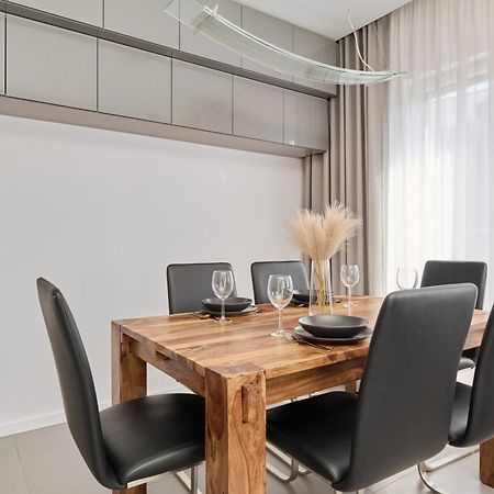 Stylish Kosciuszki Apartaments Near The Market Square With Free Garage Wroclaw By Noclegi Renters Exteriér fotografie