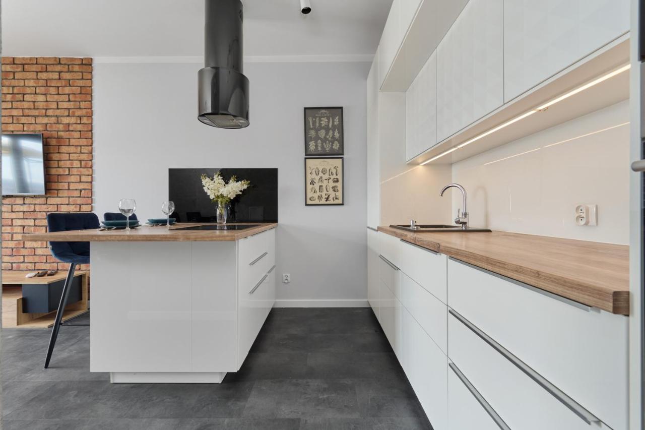 Stylish Kosciuszki Apartaments Near The Market Square With Free Garage Wroclaw By Noclegi Renters Exteriér fotografie