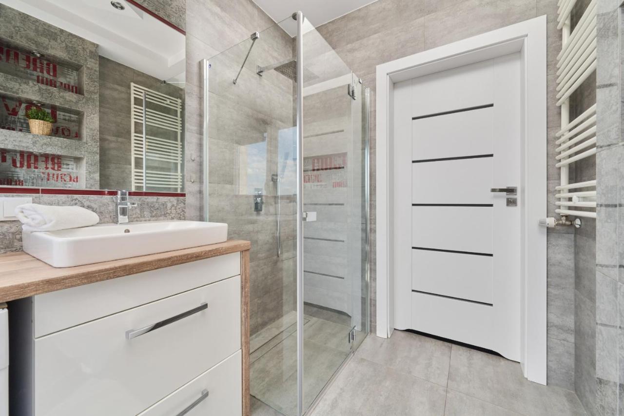 Stylish Kosciuszki Apartaments Near The Market Square With Free Garage Wroclaw By Noclegi Renters Exteriér fotografie