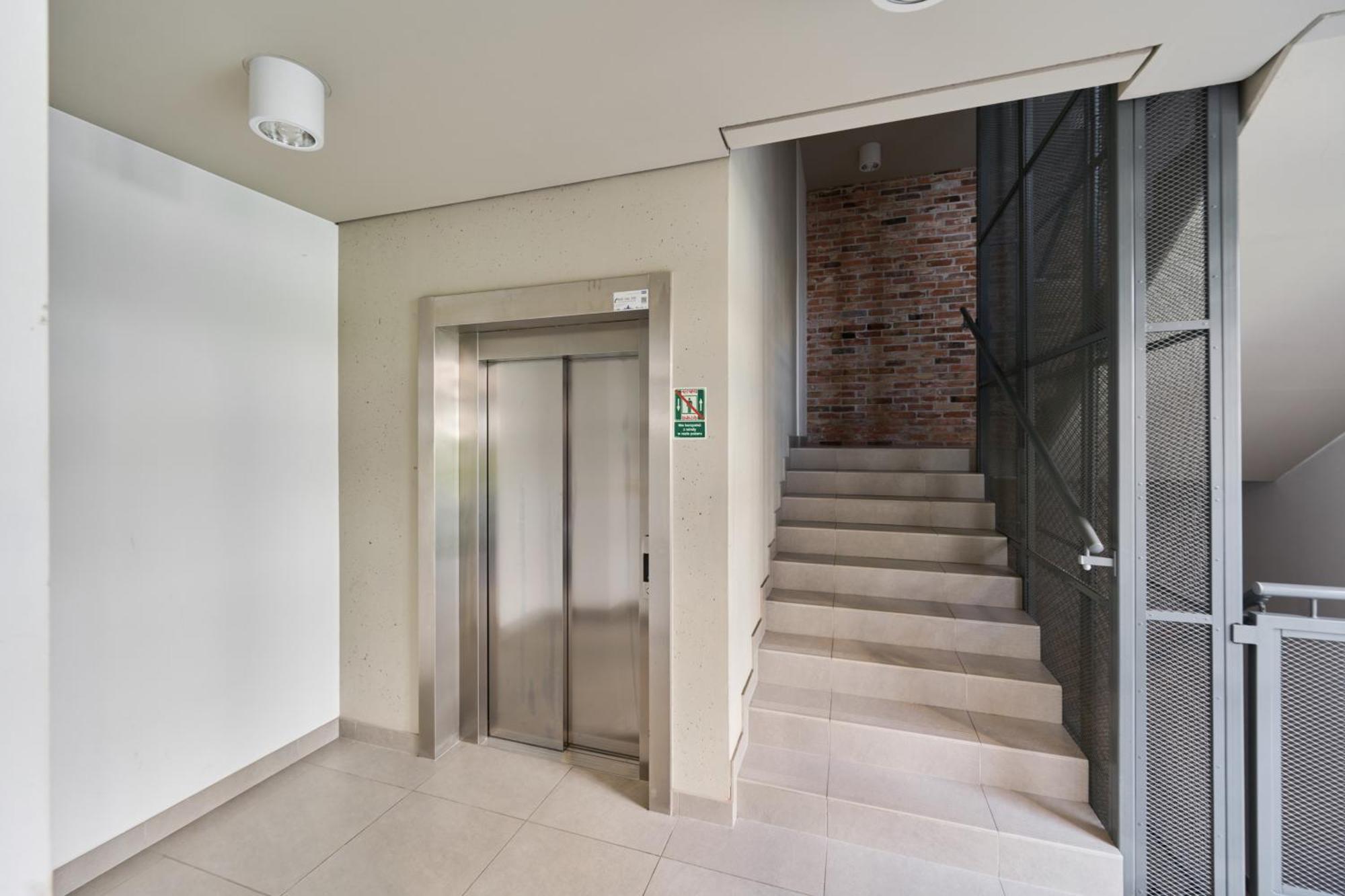 Stylish Kosciuszki Apartaments Near The Market Square With Free Garage Wroclaw By Noclegi Renters Exteriér fotografie