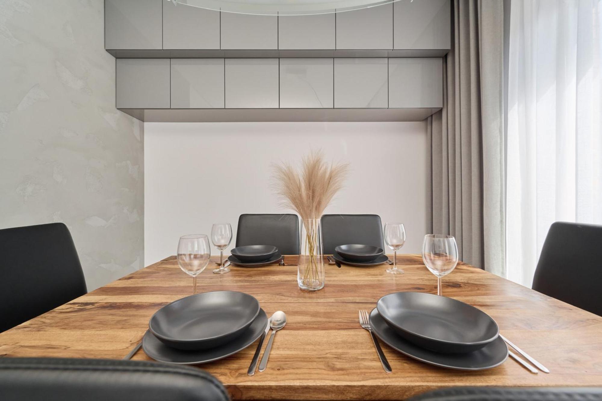 Stylish Kosciuszki Apartaments Near The Market Square With Free Garage Wroclaw By Noclegi Renters Exteriér fotografie