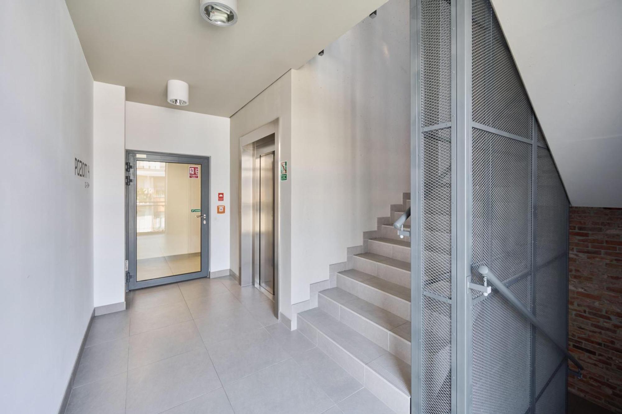 Stylish Kosciuszki Apartaments Near The Market Square With Free Garage Wroclaw By Noclegi Renters Exteriér fotografie