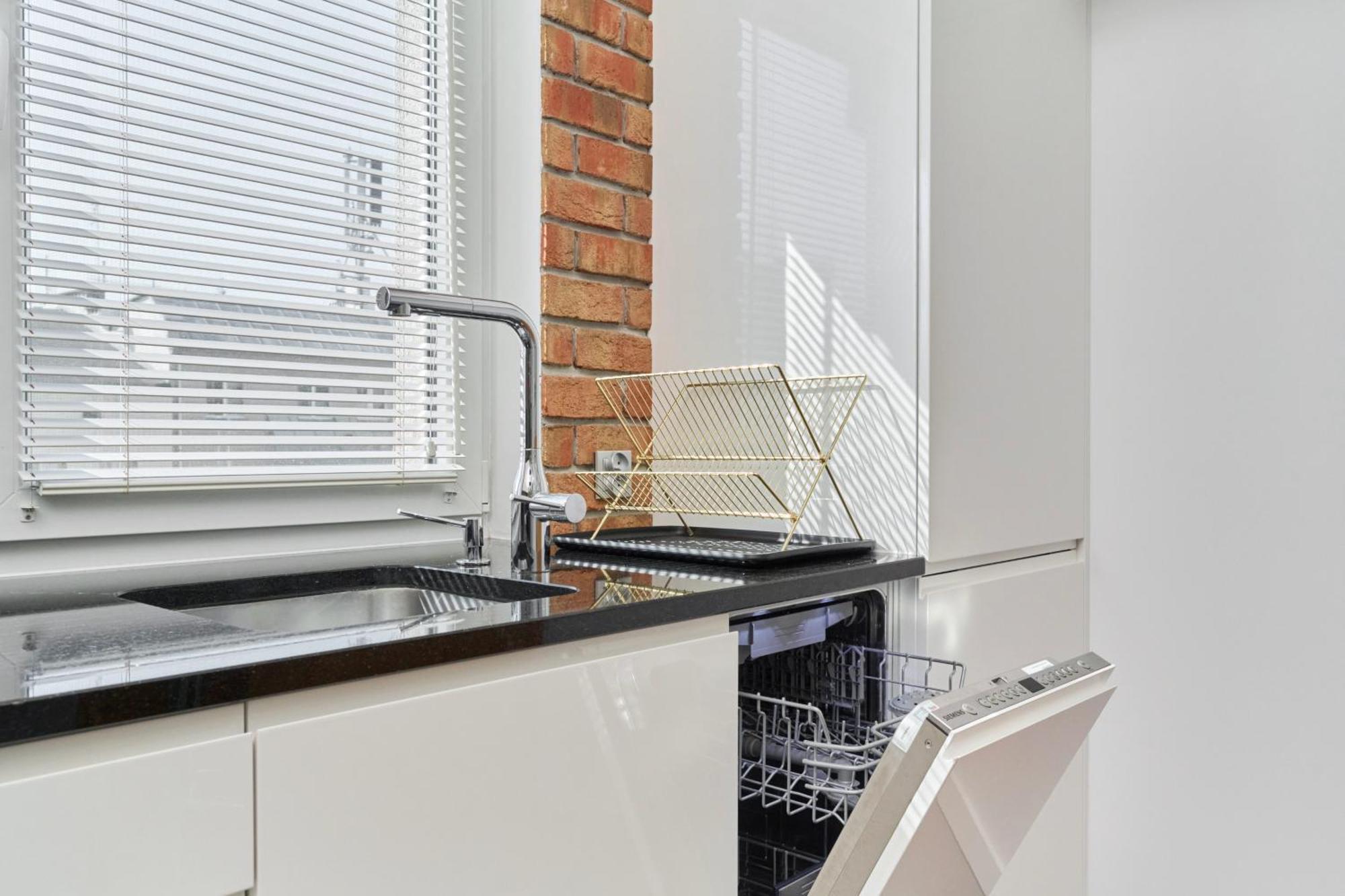 Stylish Kosciuszki Apartaments Near The Market Square With Free Garage Wroclaw By Noclegi Renters Exteriér fotografie
